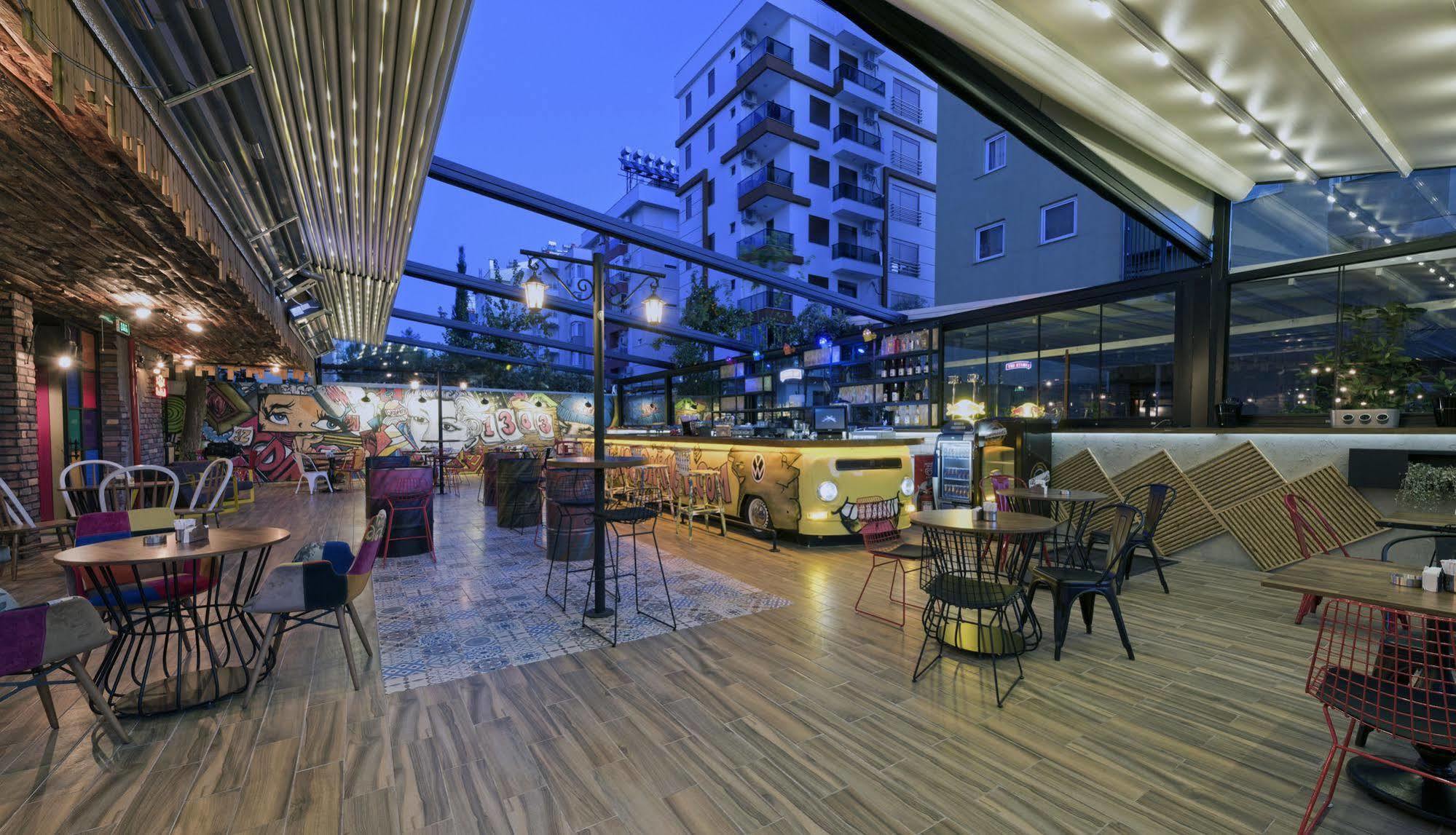 Voswos Garage Coffee Hotel Antalya Exteriér fotografie